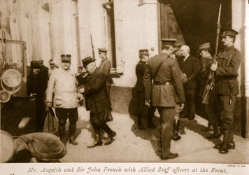 Mr. Asquith und Sir John French mit alliierten Stabsoffizieren an der Front, 1914-19